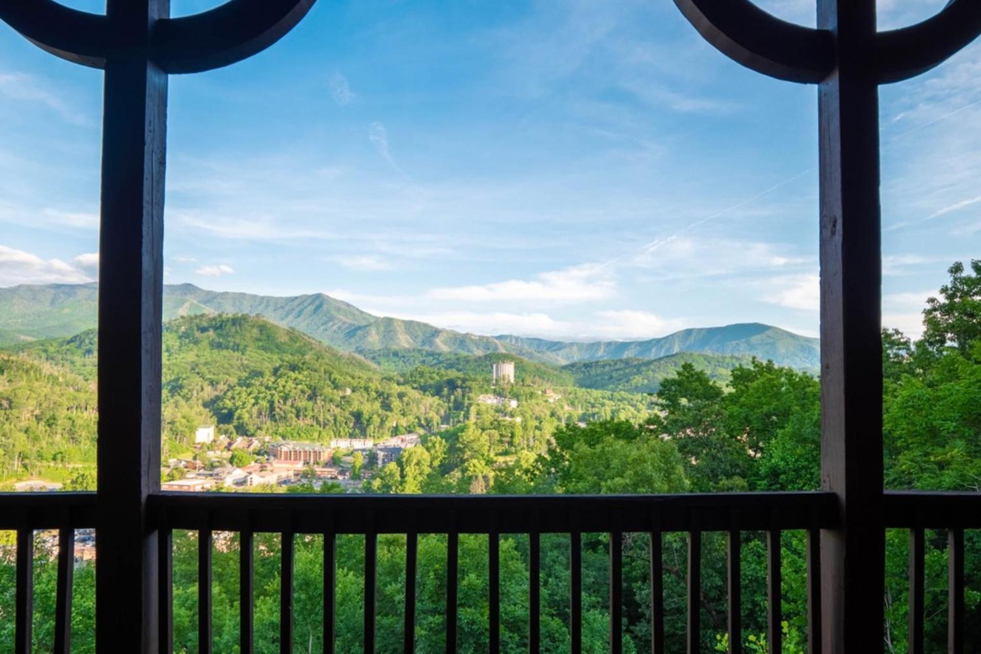 Hickory Ridge By Avantstay Incredible Private Elevated Cabin Sleeps 20 Gatlinburg Exteriér fotografie