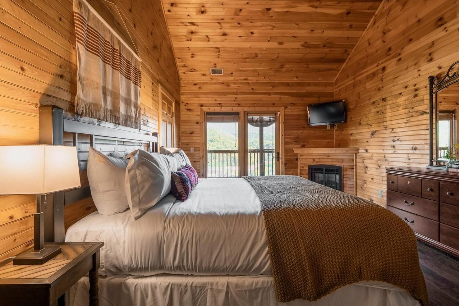 Hickory Ridge By Avantstay Incredible Private Elevated Cabin Sleeps 20 Gatlinburg Exteriér fotografie